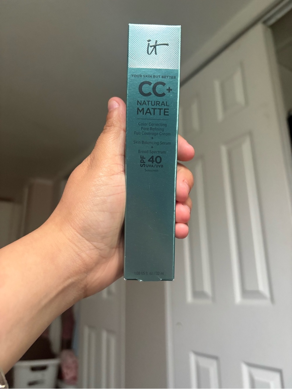 it cosmetics CC+ Medium Cool Natural Matte Cream